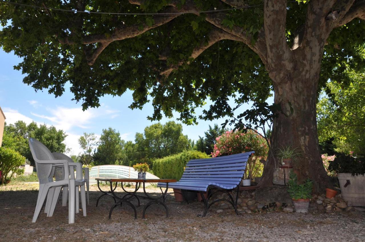 La Ferme De Tonton Jules Et Mame Julia Bed & Breakfast Entraigues-sur-la-Sorgue Exterior photo