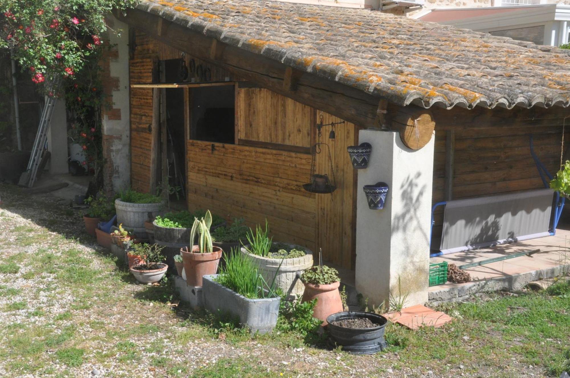 La Ferme De Tonton Jules Et Mame Julia Bed & Breakfast Entraigues-sur-la-Sorgue Exterior photo